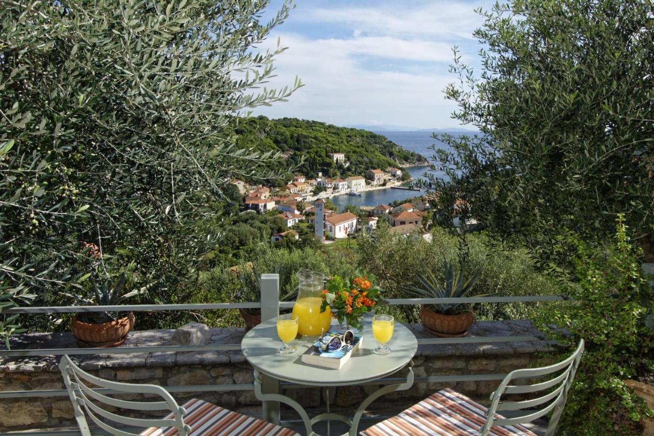 Likoudis Villas Suites ,On The Kioni,Ionian Islands Ithaca, Eksteriør billede